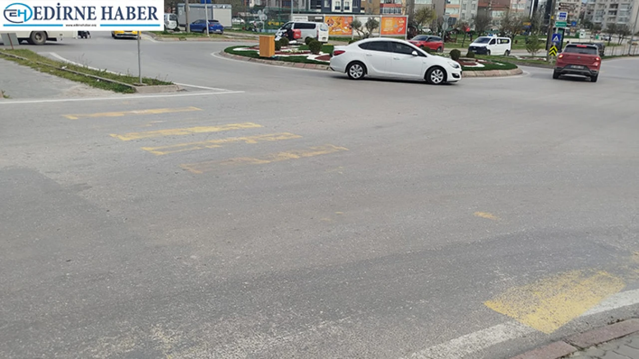 15 Temmuz Kavşağında silinen yaya geçitleri tepki çekiyor